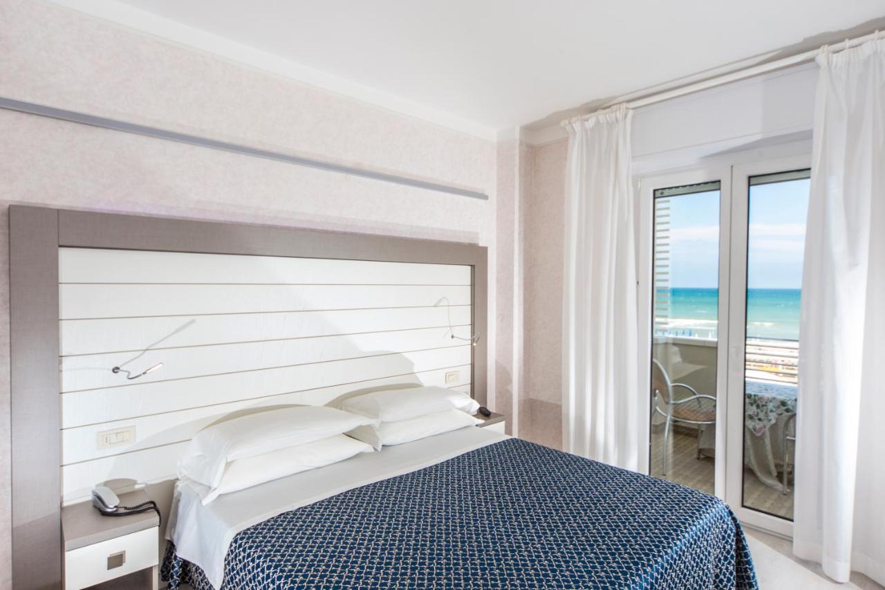 Hotel Record Riccione Extérieur photo
