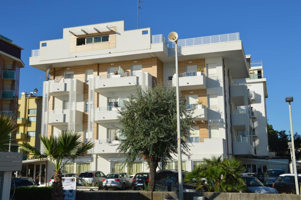 Hotel Record Riccione Extérieur photo