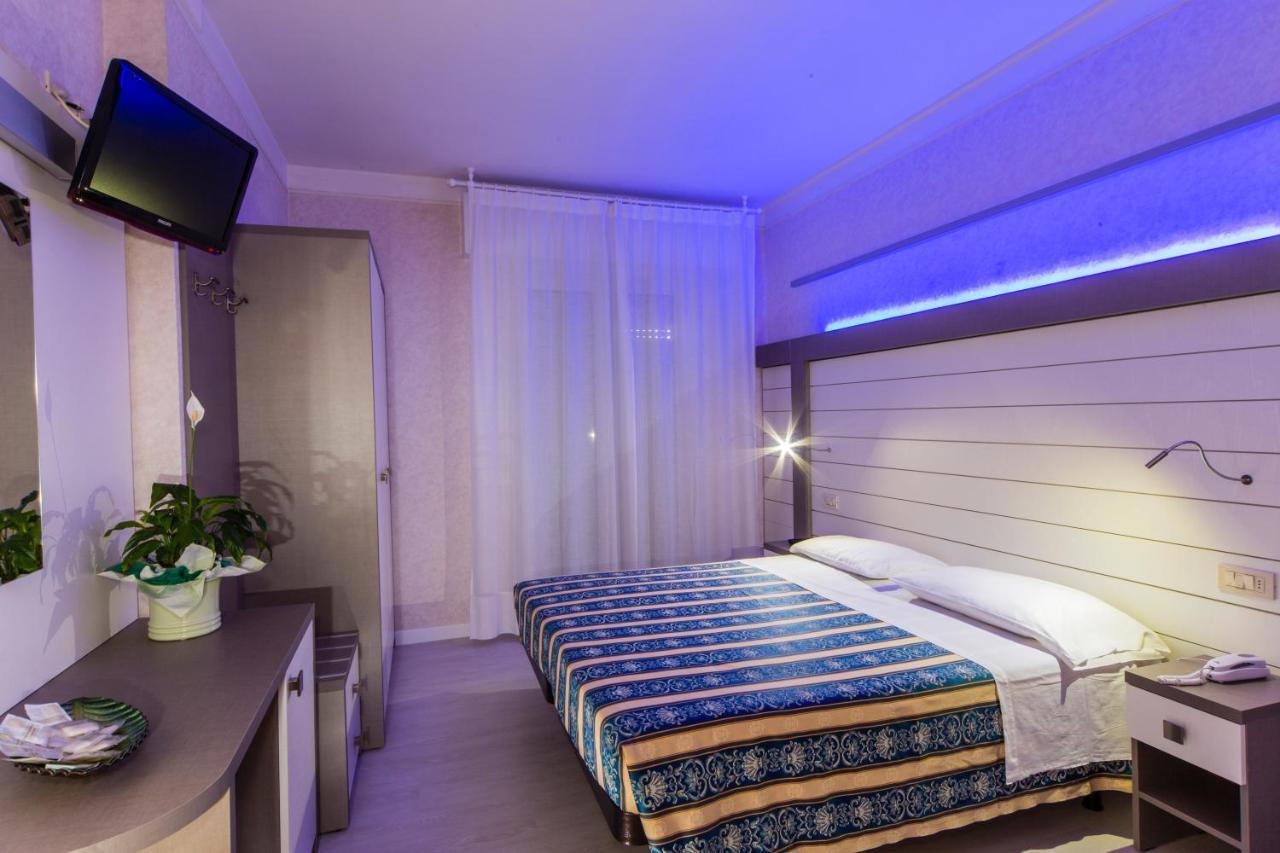 Hotel Record Riccione Extérieur photo