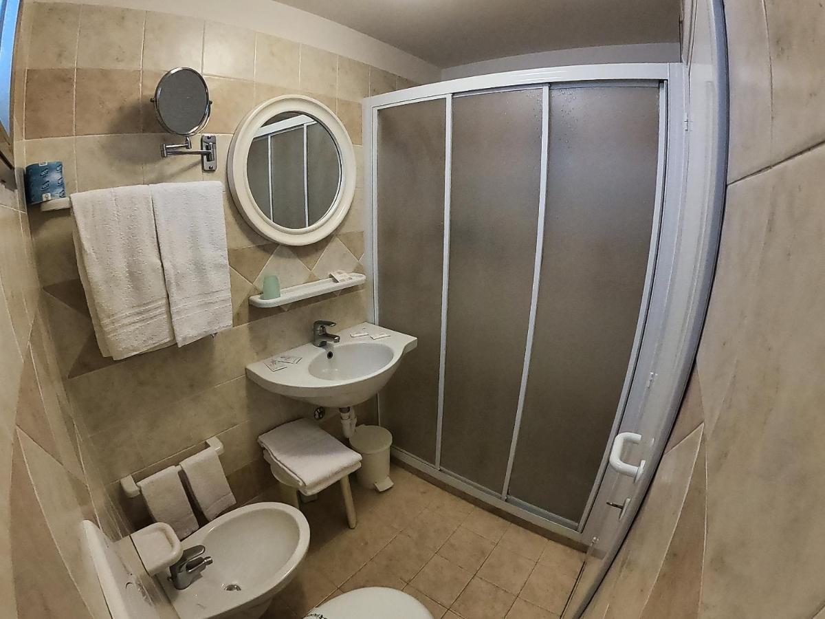Hotel Record Riccione Extérieur photo