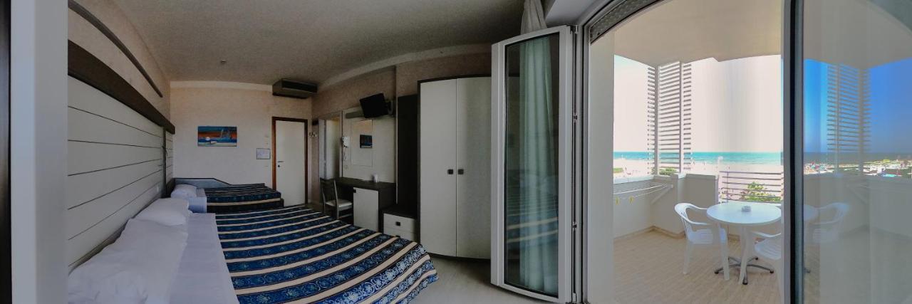 Hotel Record Riccione Extérieur photo