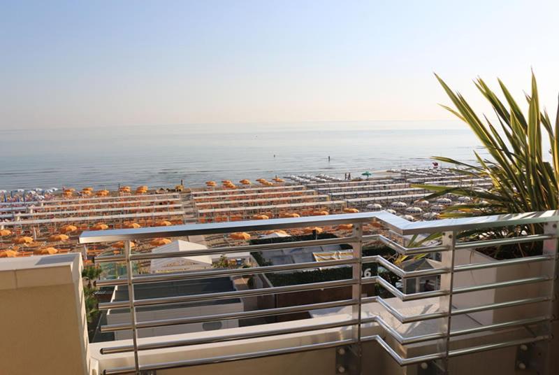 Hotel Record Riccione Extérieur photo
