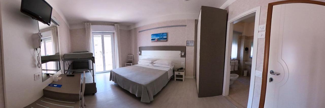 Hotel Record Riccione Extérieur photo