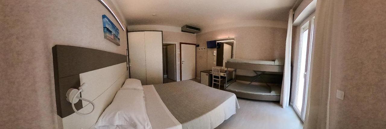 Hotel Record Riccione Extérieur photo