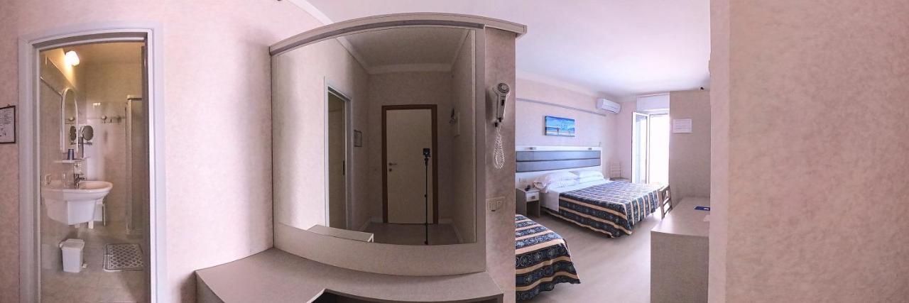 Hotel Record Riccione Extérieur photo