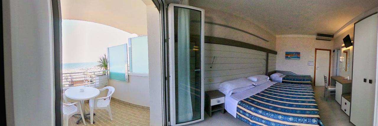 Hotel Record Riccione Extérieur photo