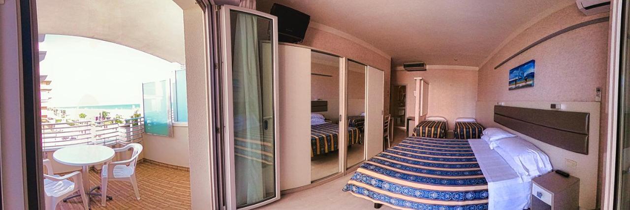 Hotel Record Riccione Extérieur photo