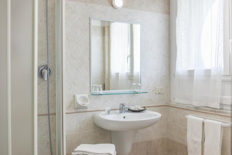 Hotel Record Riccione Extérieur photo