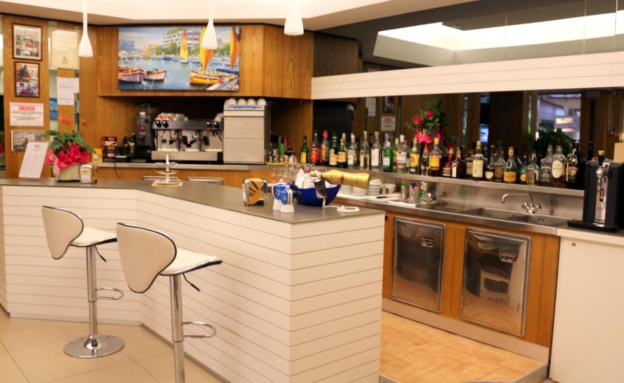 Hotel Record Riccione Extérieur photo