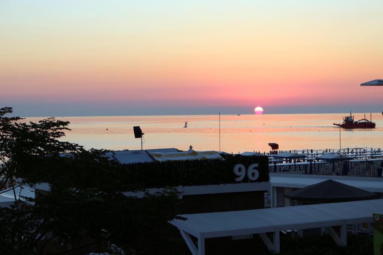 Hotel Record Riccione Extérieur photo