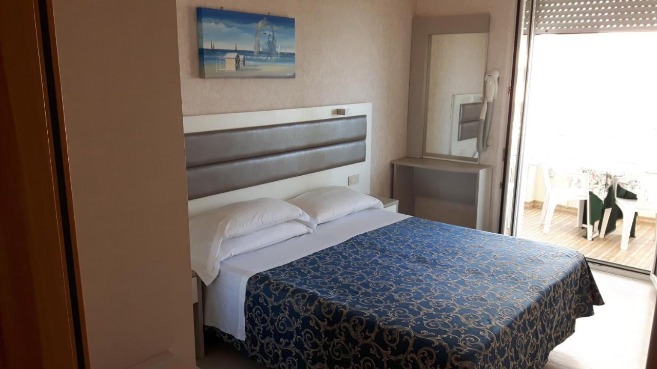Hotel Record Riccione Extérieur photo